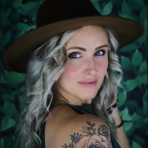 Meet your Posher, Valerie